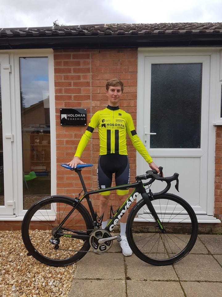 Shropshire cycling team to ride a stage of the Tour de France